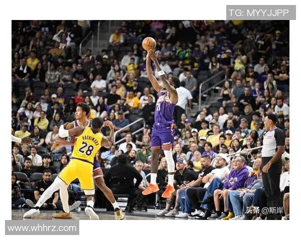 夏季联赛精彩对决骑士与湖人争锋相对展现年轻球员风采